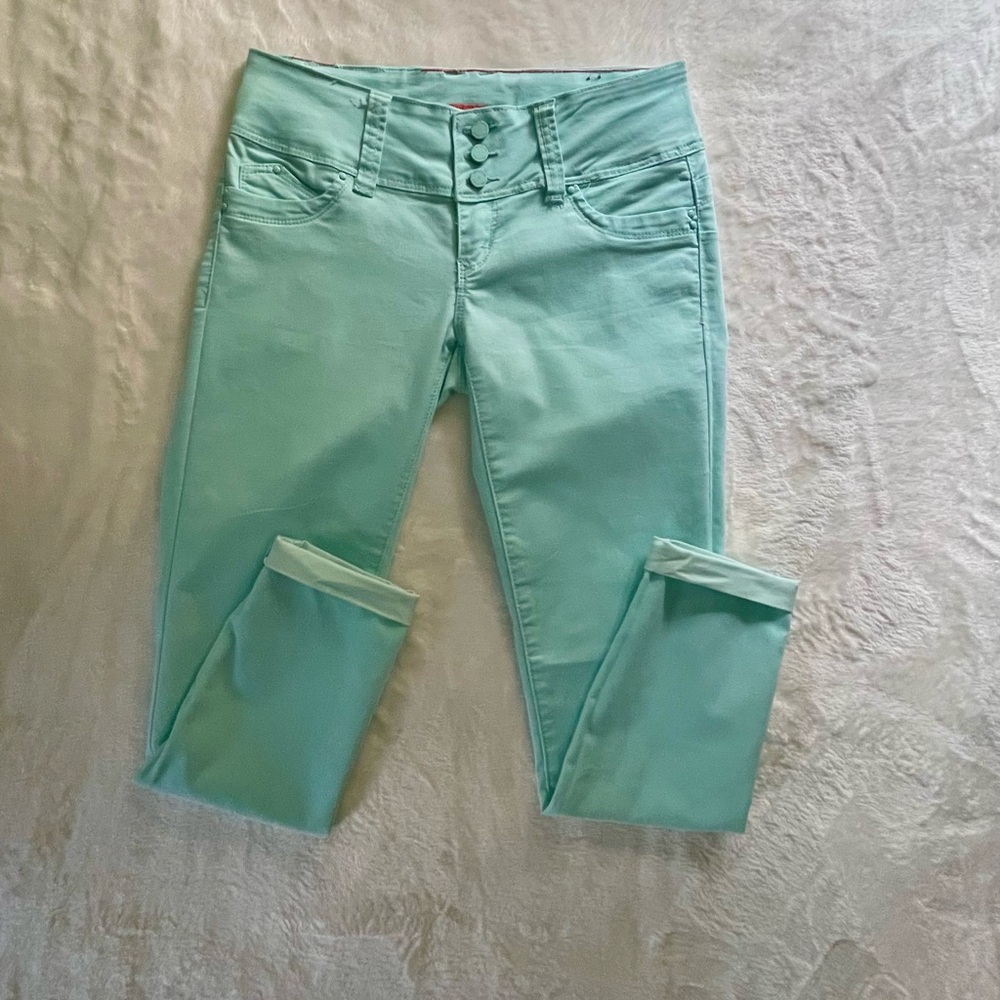 YMI 3-BUTTON WANNABETTABUTT SKINNY JEANS (7) Excellent Condition! - Picture 2 of 6